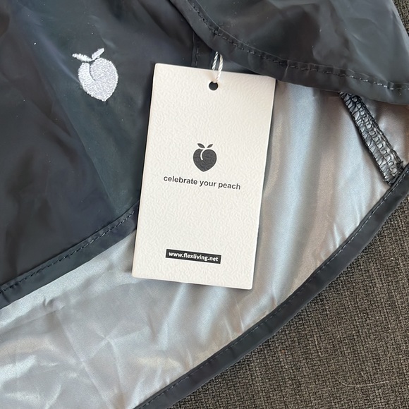 Flexliving reflective running shorts - Picture 4 of 5